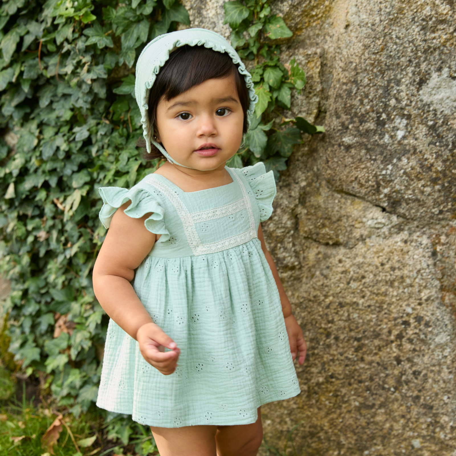 Vestido verde com bordado e tapa fraldas para bebe menina da Martín Aranda "Edmonton"