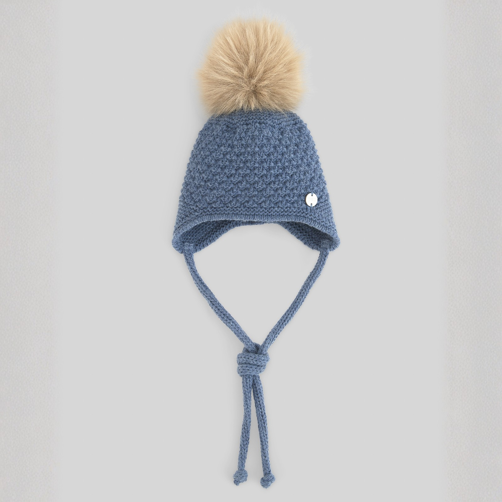 Gorro com pompom azul da Paz Rodriguez "Ponte"