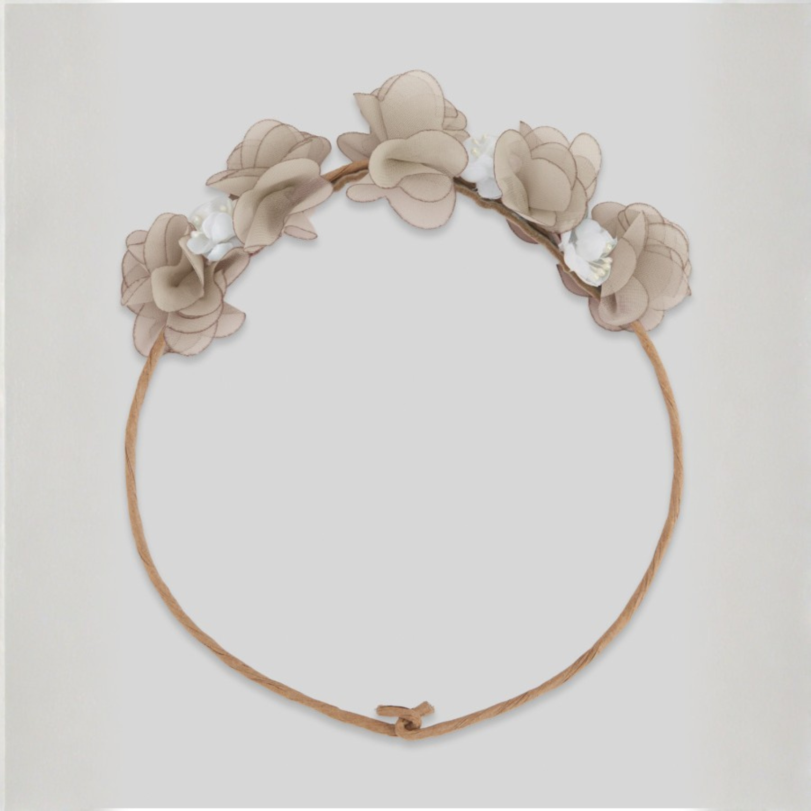 Tiara de flores pérola da Paz Rodriguez “Cerimónia”