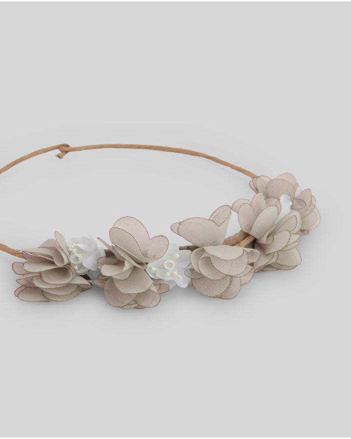Tiara de flores pérola da Paz Rodriguez “Cerimónia”