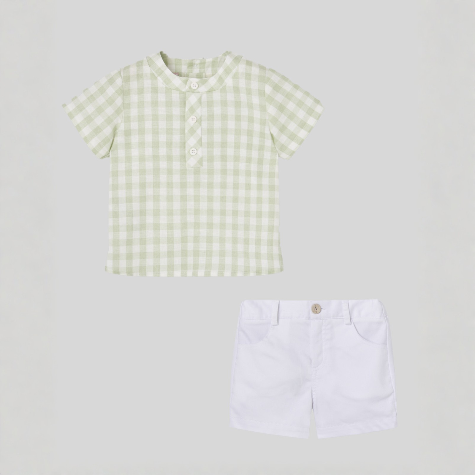 Conjunto camisa vichy verde e calção branco da Paz Rodriguez "Frescura"