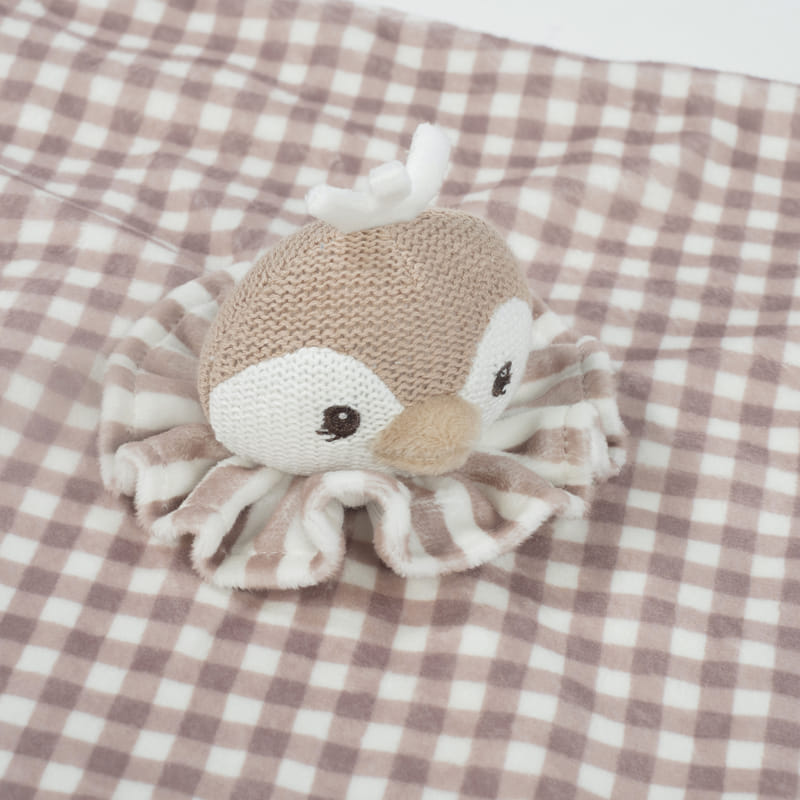 Peluche doudou Pinguim da Walking Mum "Praliné Moka"