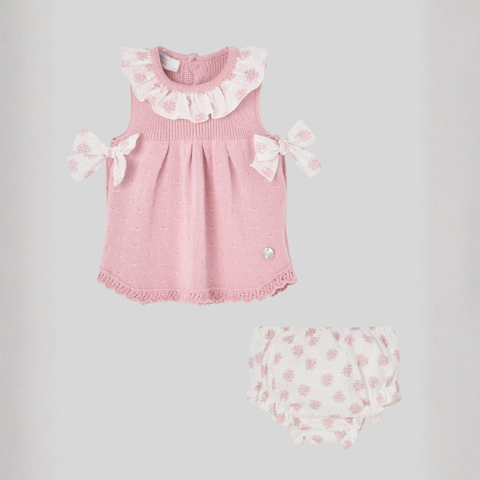 Vestido rosa e tapa fralda da Paz Rodriguez "Mimosa"