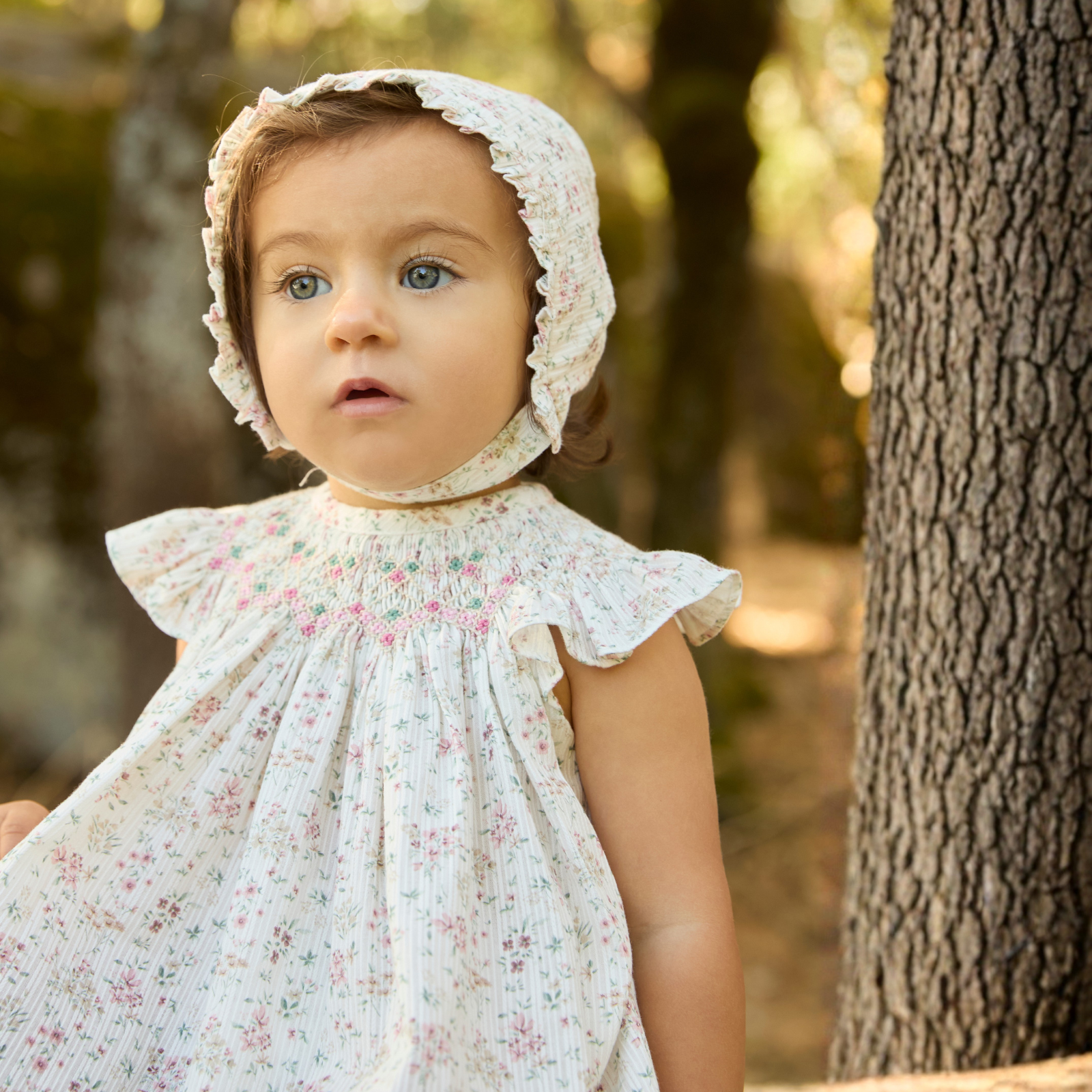 Vestido floral com favos de mel e tapa fraldas para bebe da Martín Aranda "Toronto"