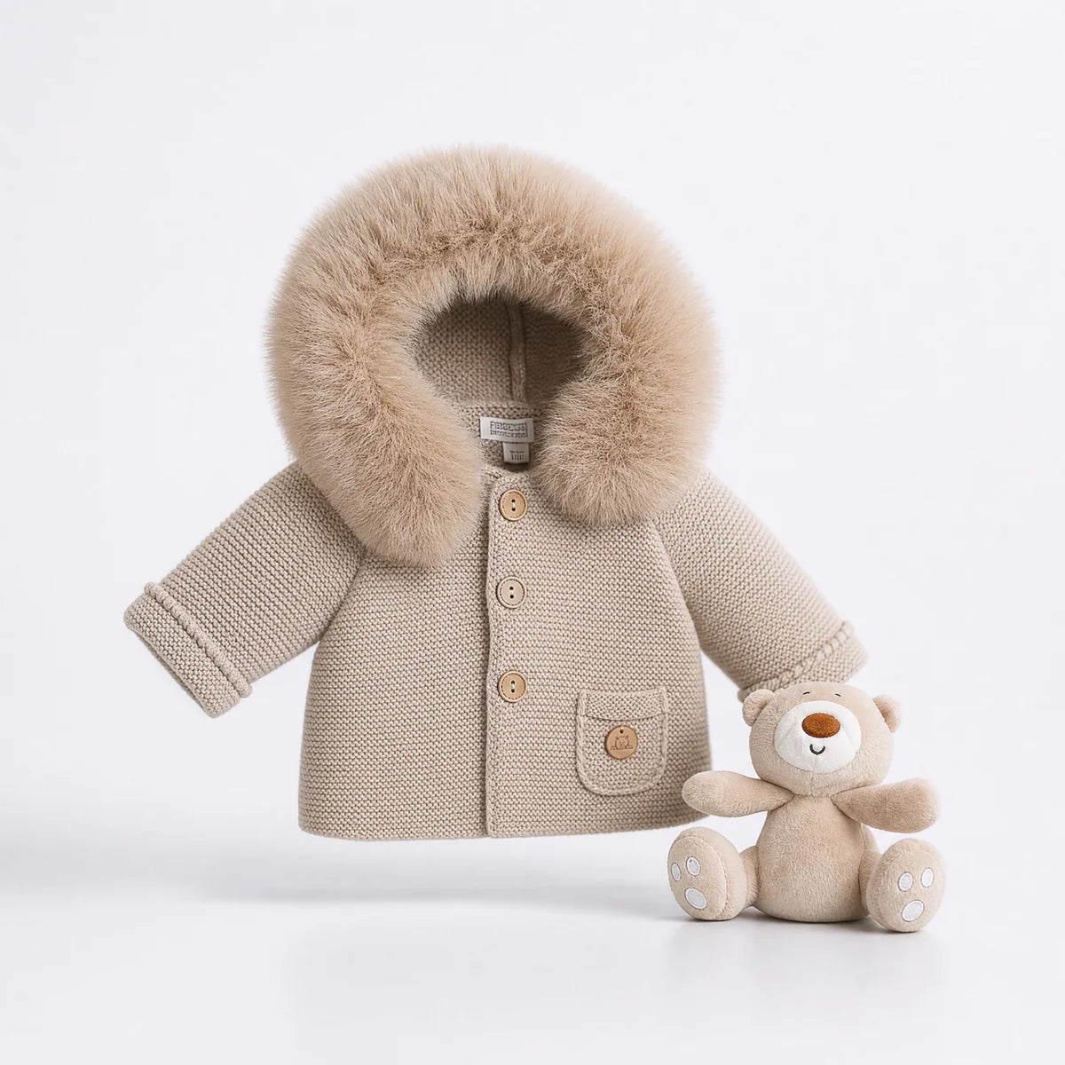 Abrigo em malha camel com pelo da Pangasa "Luxury Camel"