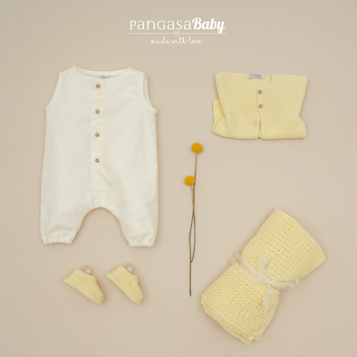 Macacão sem manga com riscas amarelas da Pangasa