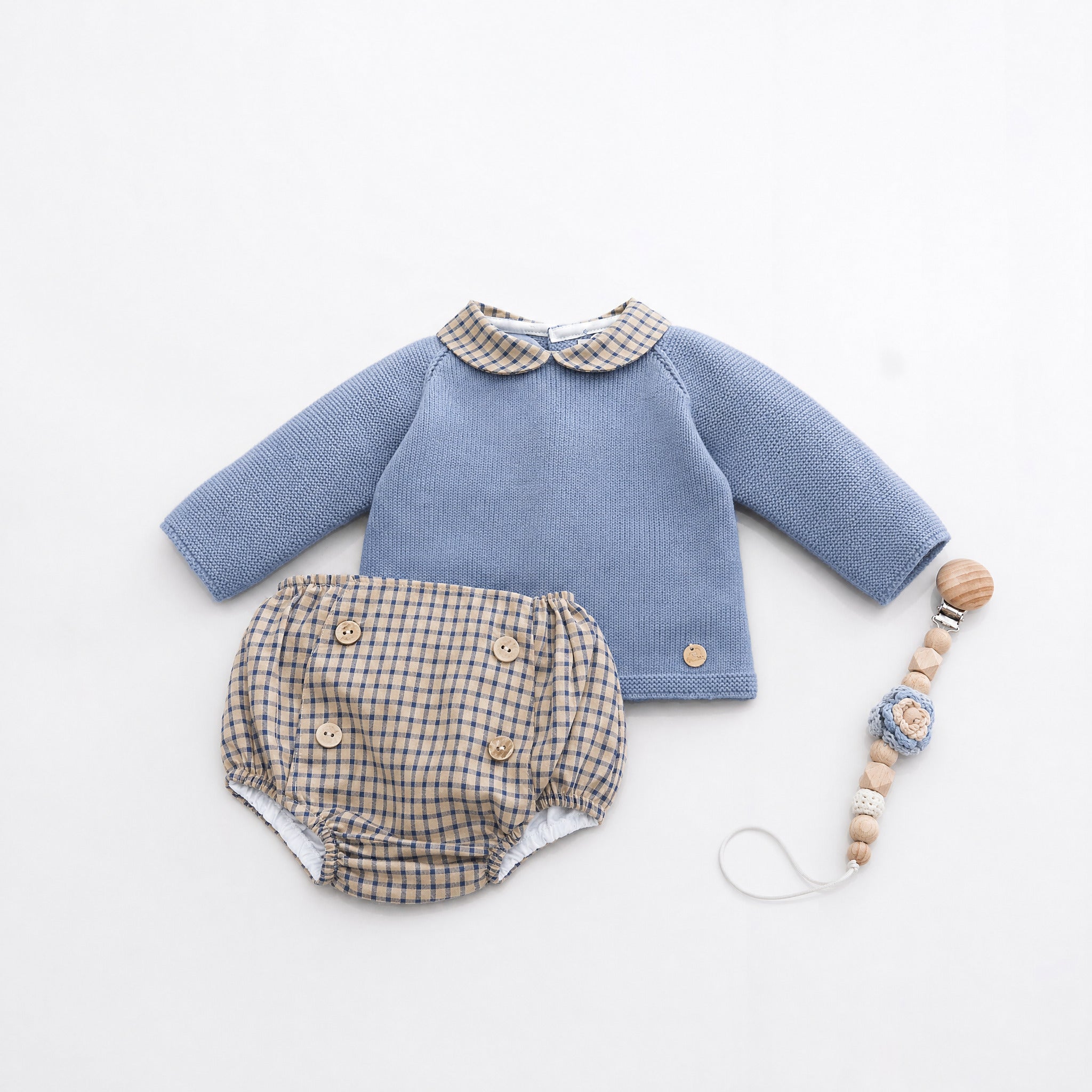 Conjunto camisola azul bruma e calção vichy da Pangasa "Brume"