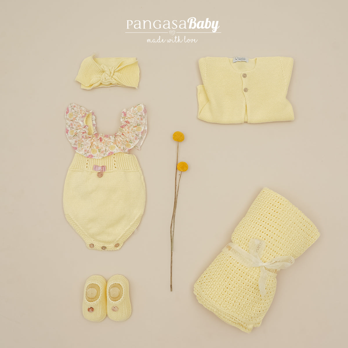 Jardineira curta em malha amarela com folho da Pangasa