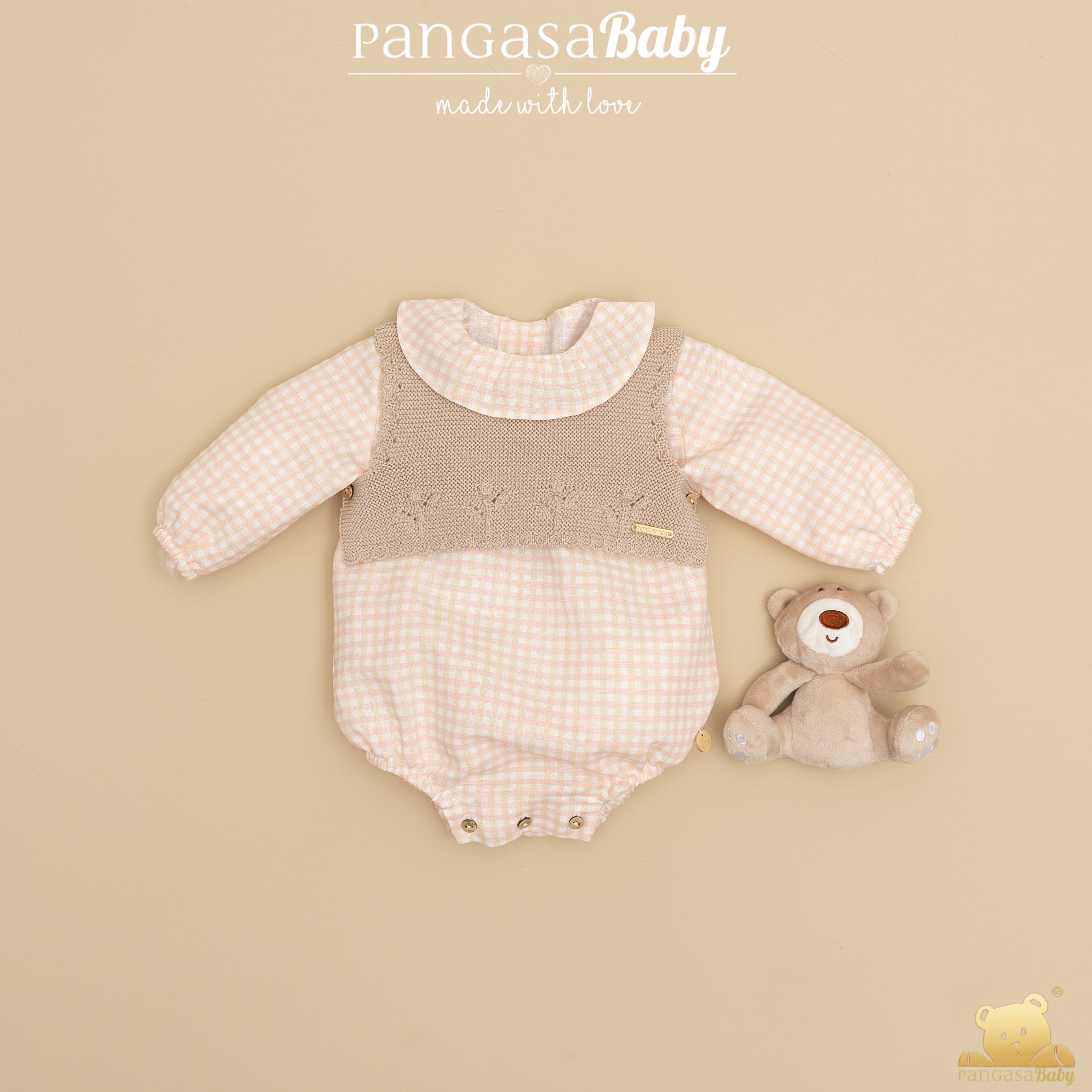 Fofo estampado vichy com colete de malha camel da Pangasa