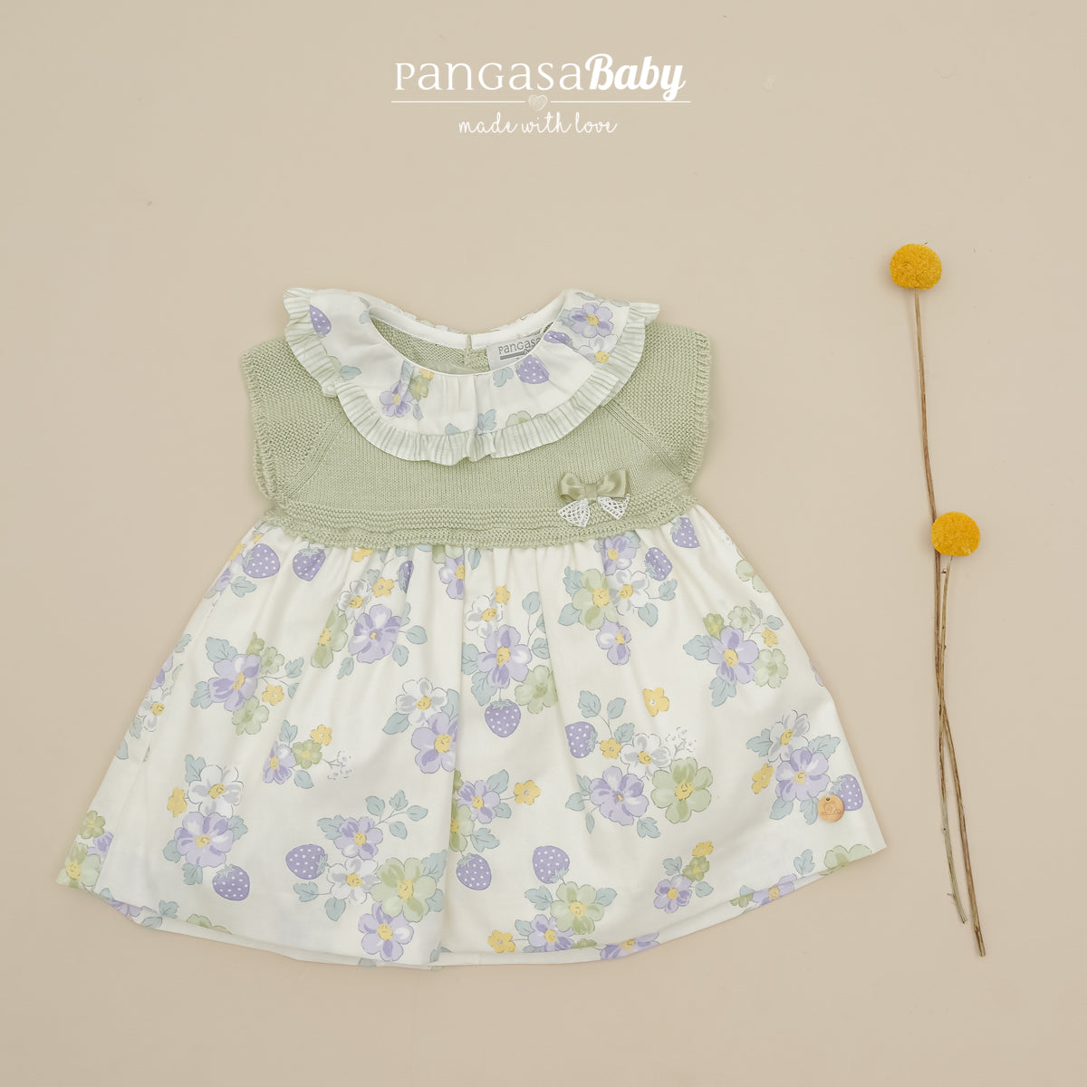 Vestido combinado verde com estampado floral e tapa fraldas da Pangasa