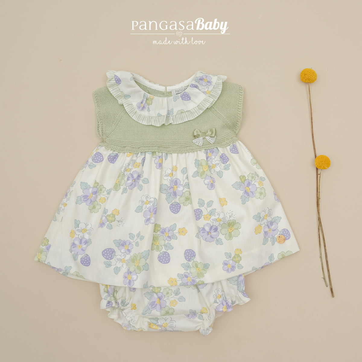 Vestido combinado verde com estampado floral e tapa fraldas da Pangasa