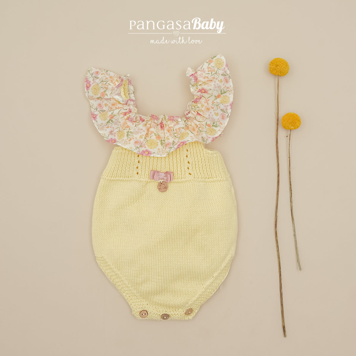 Jardineira curta em malha amarela com folho da Pangasa