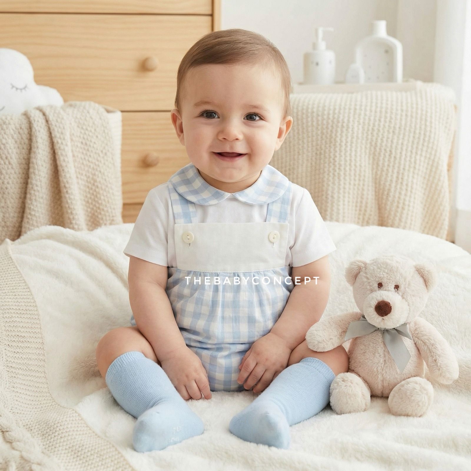 Conjunto t-shirt com gola e jardineira vichy azul da Pangasa