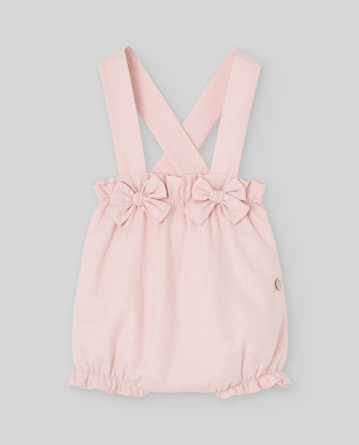Conjunto bebé menina jardineira rosa e blusa pérola da Paz Rodriguez "Val"
