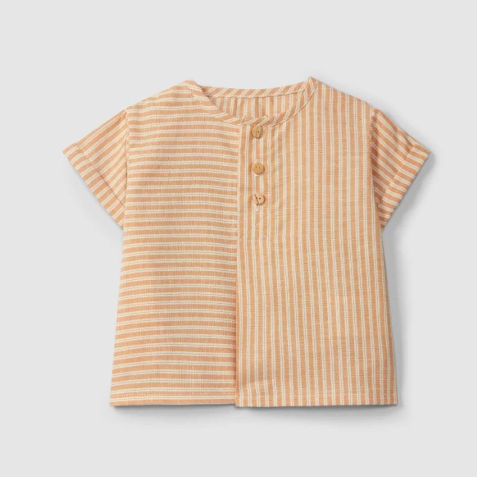 Camisa em tecido de riscas da Snug