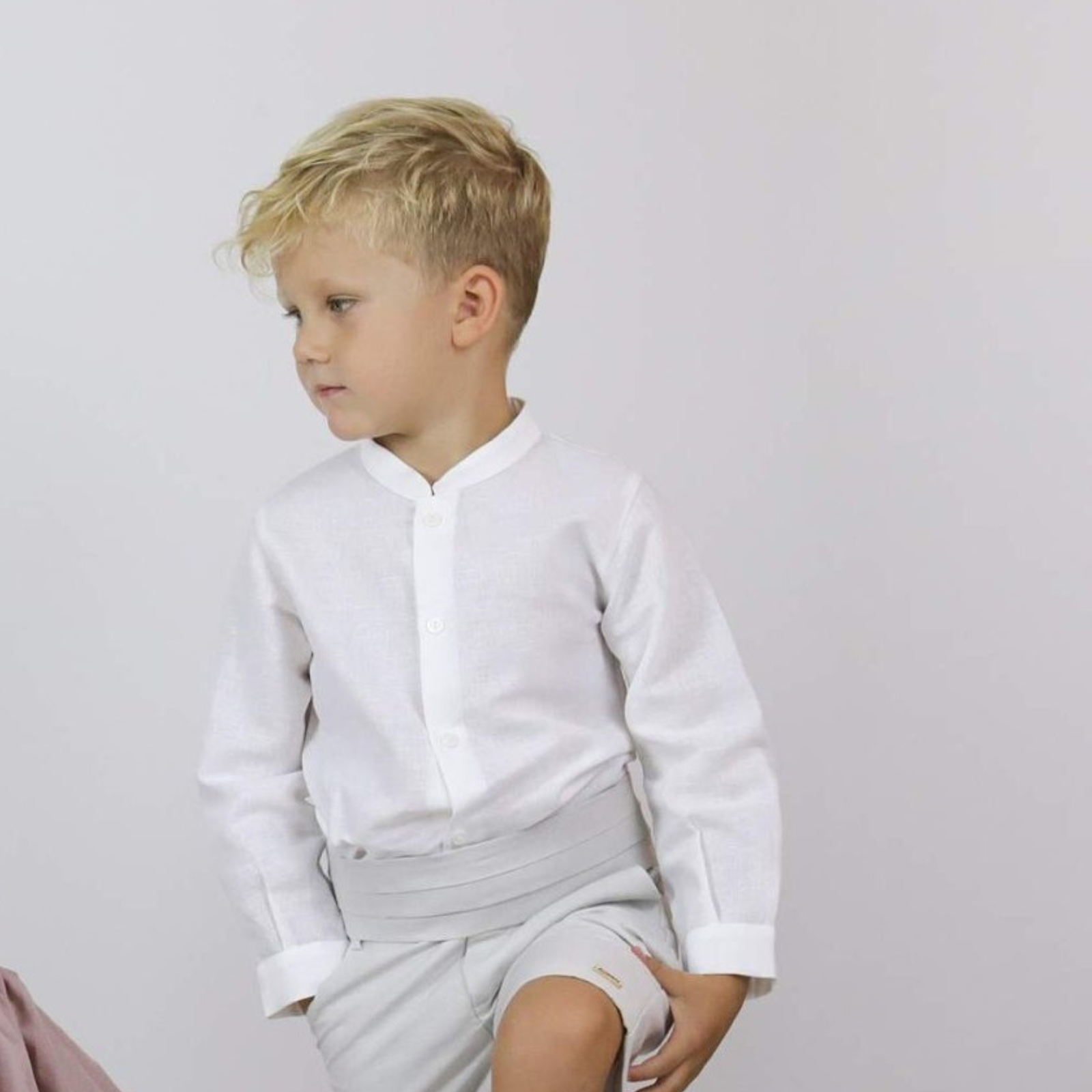 Camisa linho pérola e botões madeira para cerimonia da Niseret