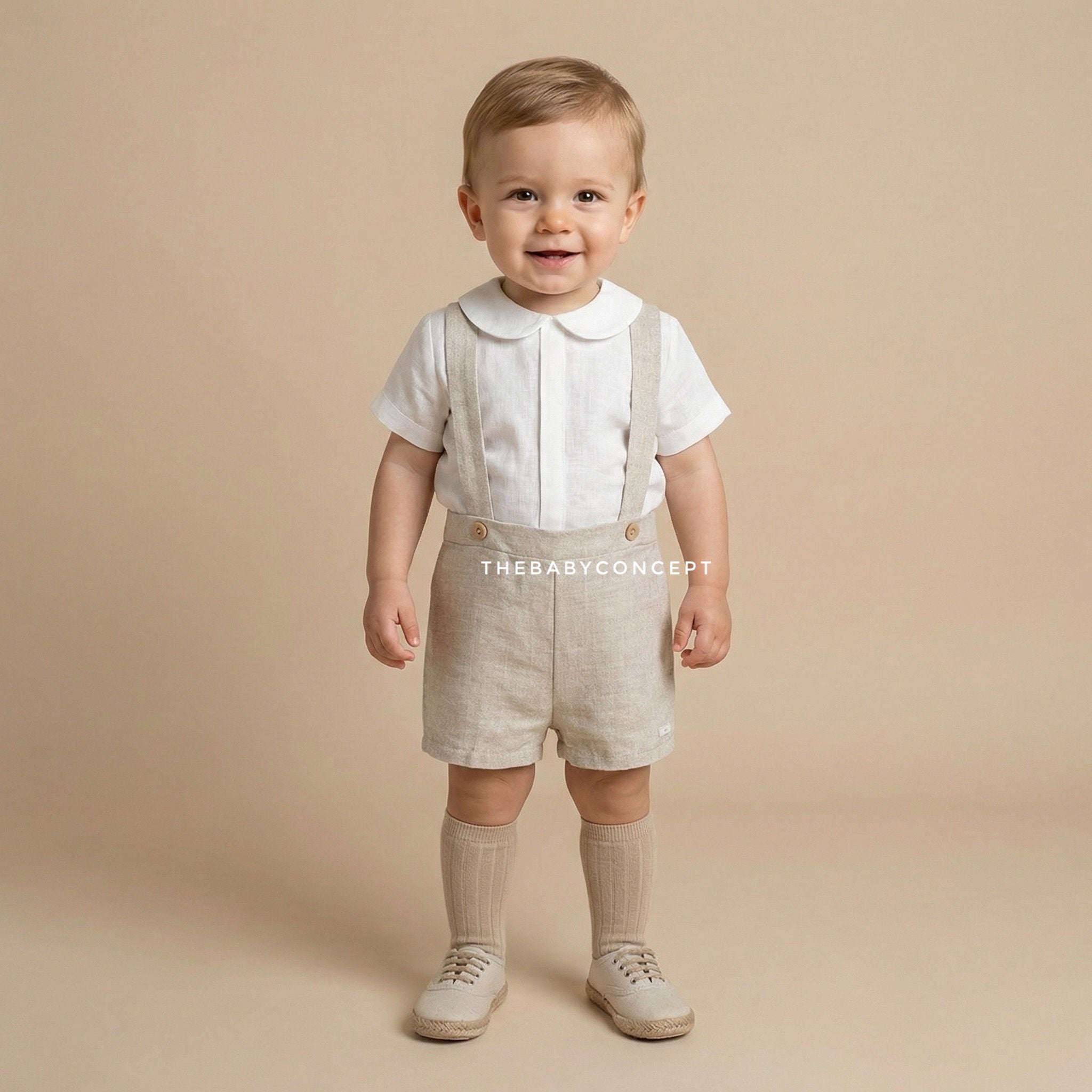 Conjunto blusa pérola com prega e calção bege com alça em linho da Niseret