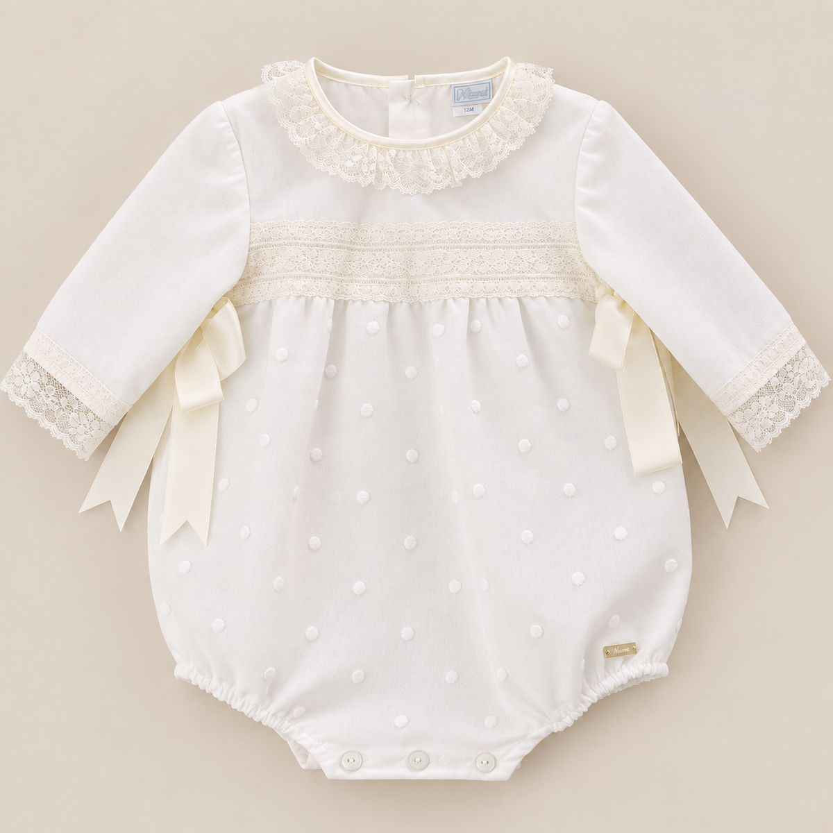 Fofo em organza de cerimónia da Niseret