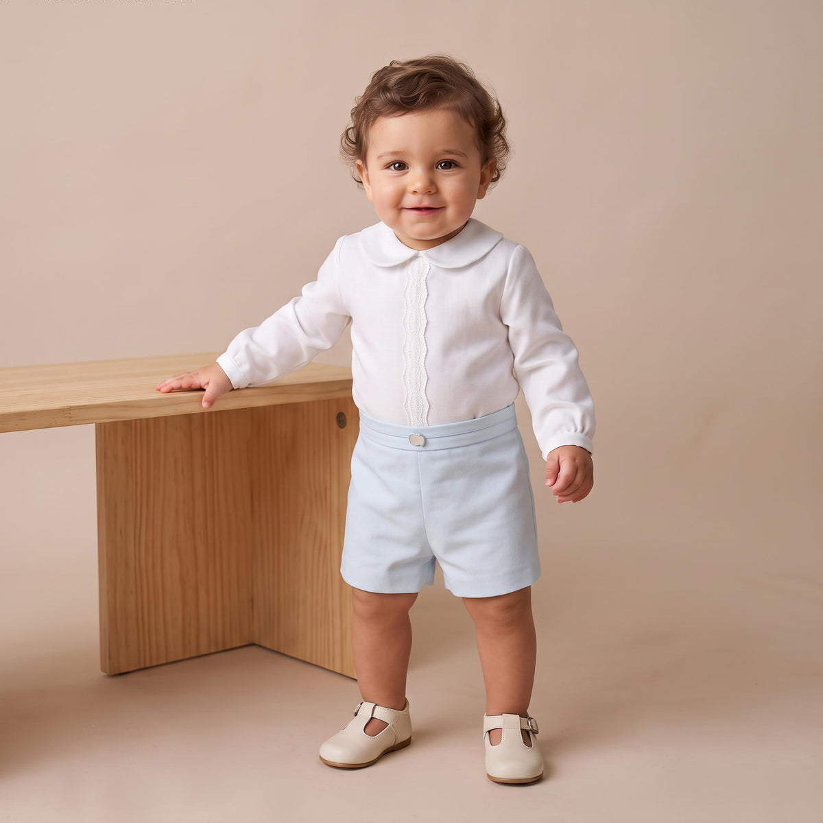 Conjunto blusa e calção azul em tule para cerimónia da Niseret