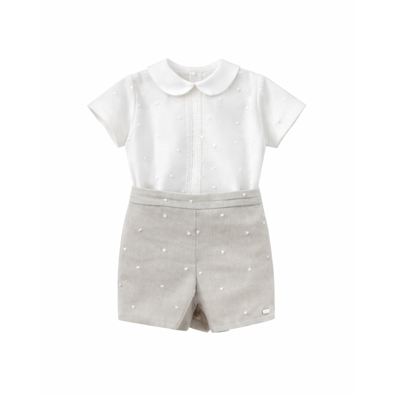 Conjunto blusa pérola e calção bege com pontinhos para cerimónia da Niseret