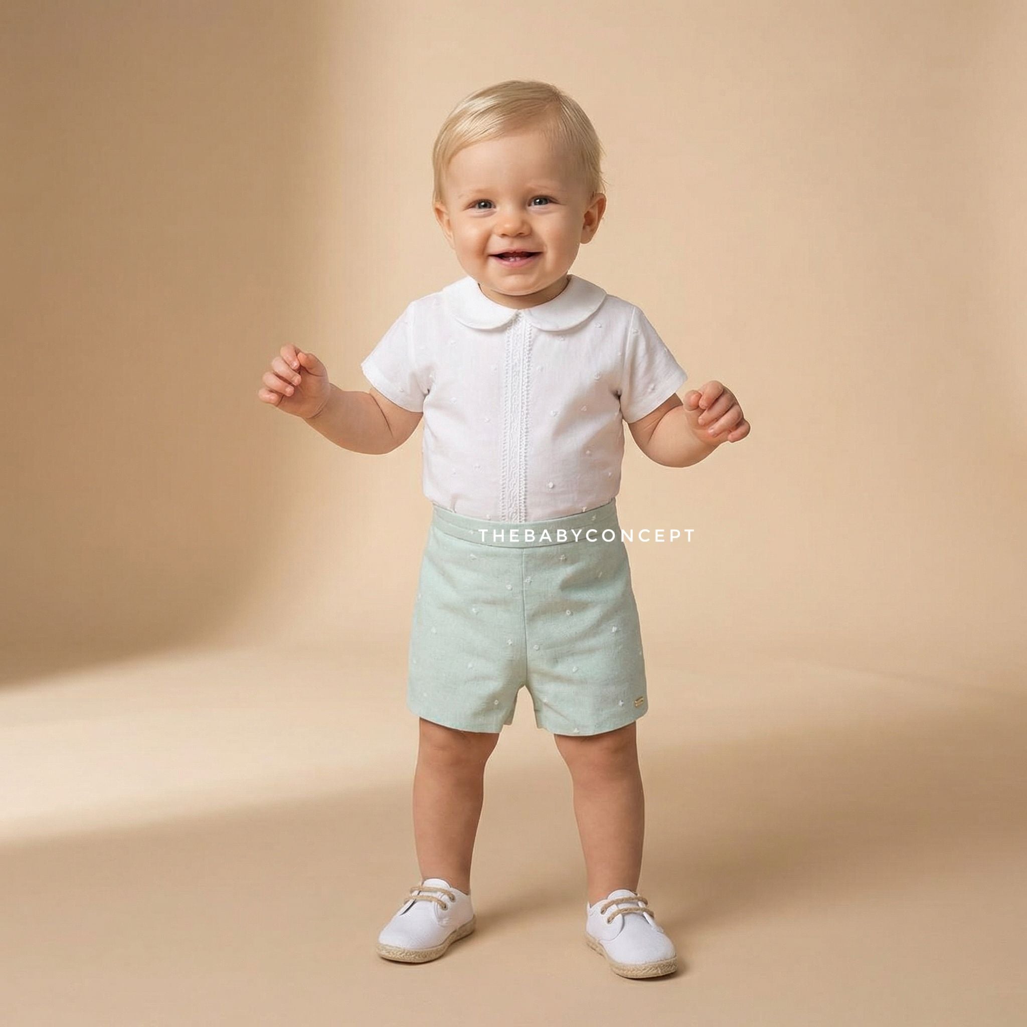 Conjunto blusa pérola e calção em verde água para cerimónia da Niseret