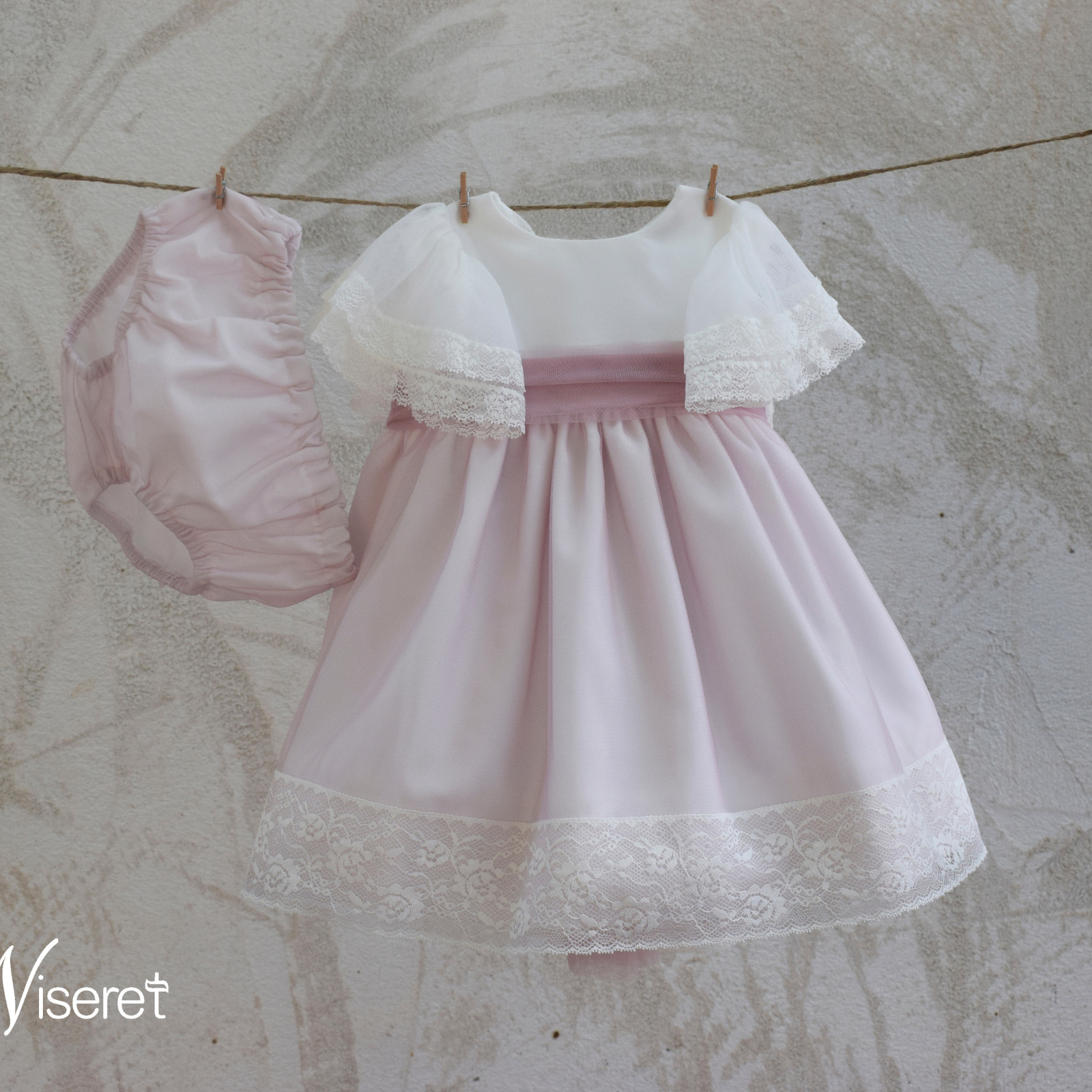 Vestido combinado pérola e rosa para cerimónia da Niseret