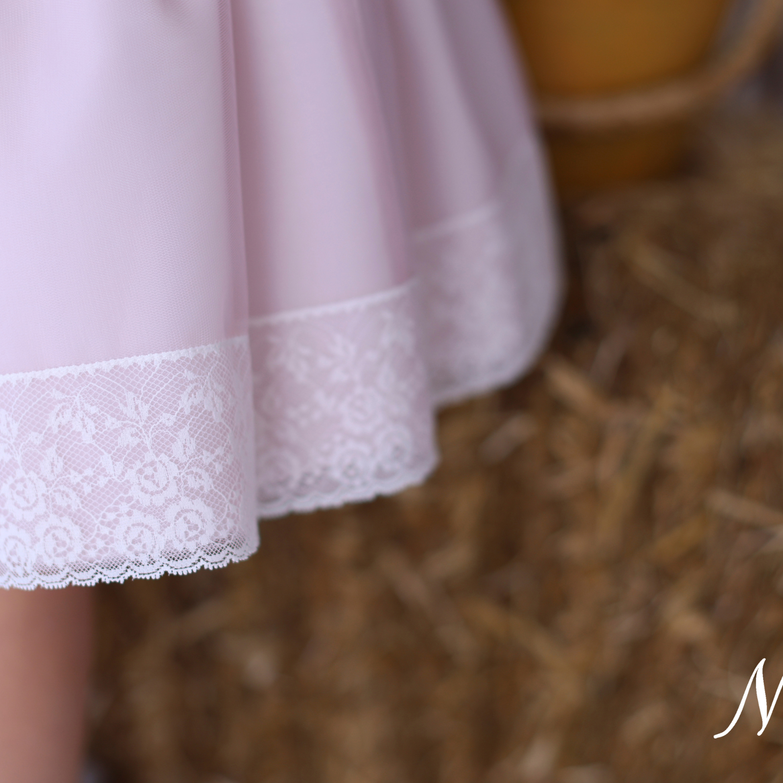 Vestido cerimónia menina em tule tom perola e rosa da Niseret