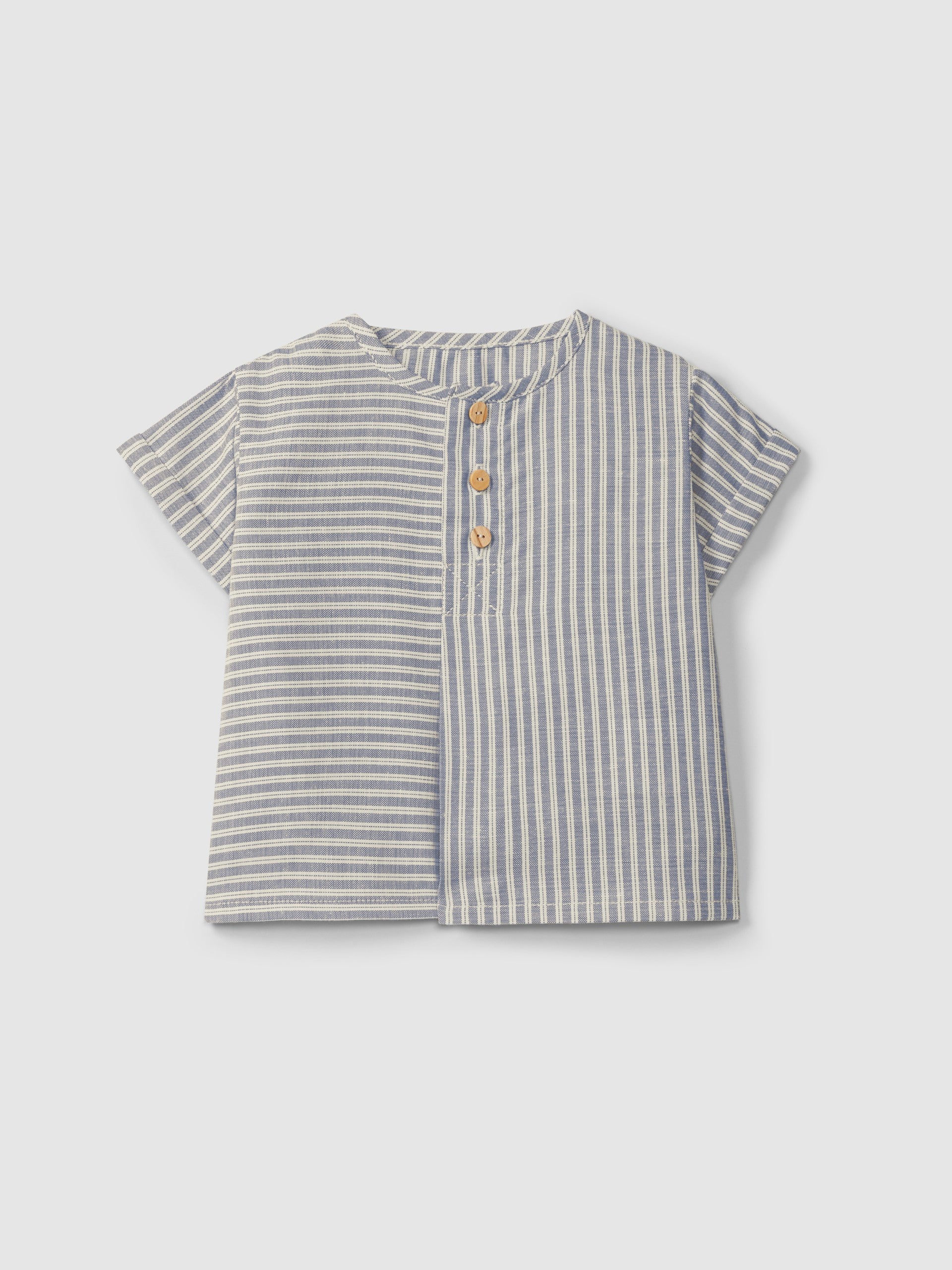 Camisa em tecido de riscas da Snug