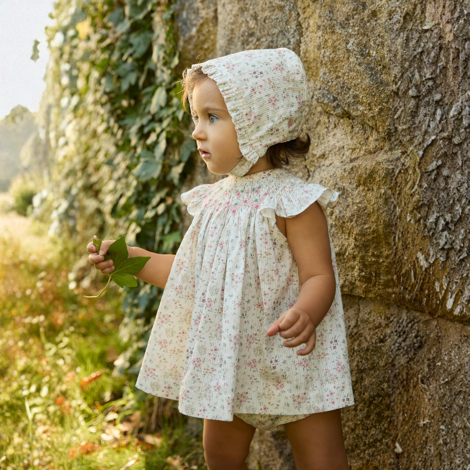 Vestido floral com favos de mel e tapa fraldas para bebe da Martín Aranda "Toronto"