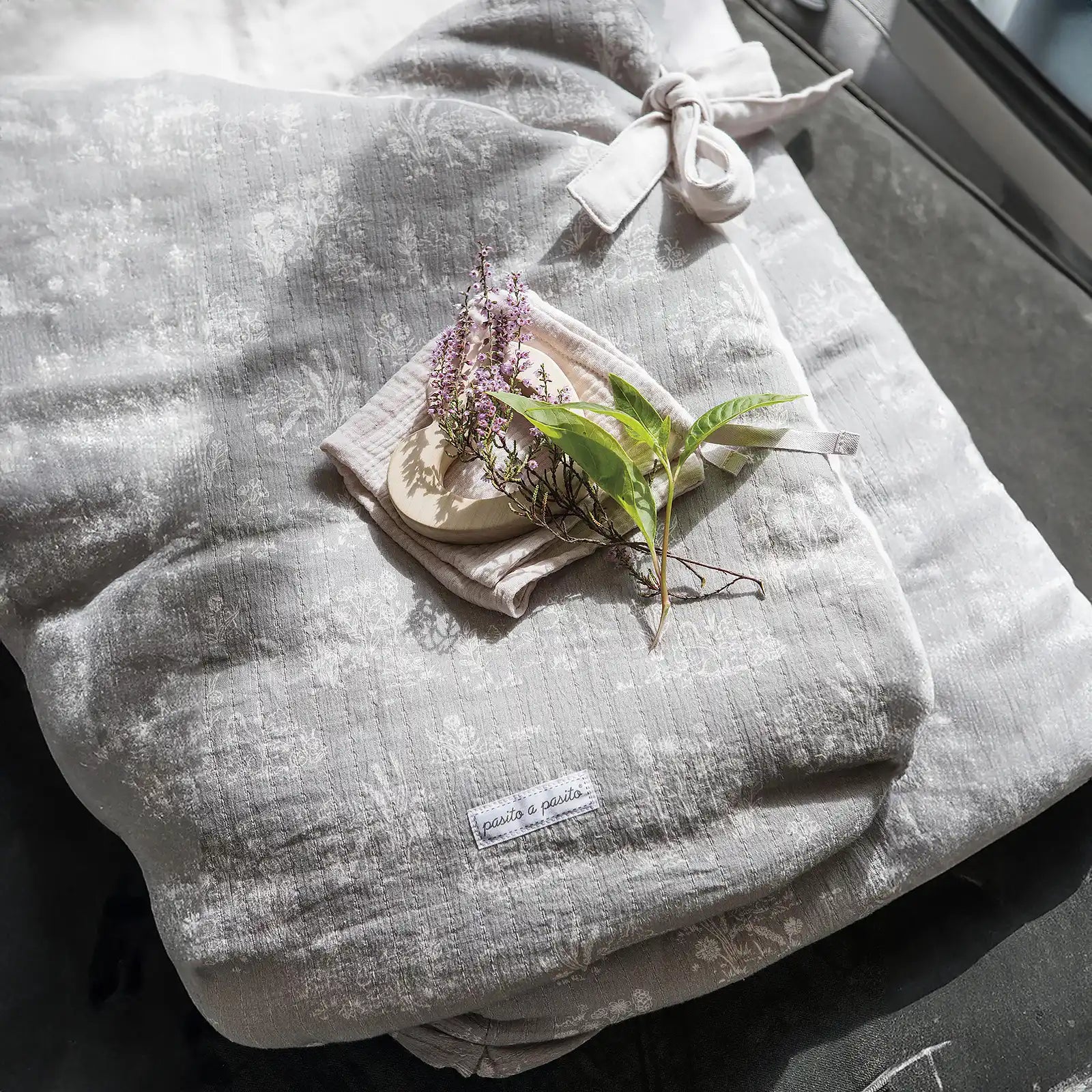 Toile-de-Jouy-Forest-Saco-Capucha_c