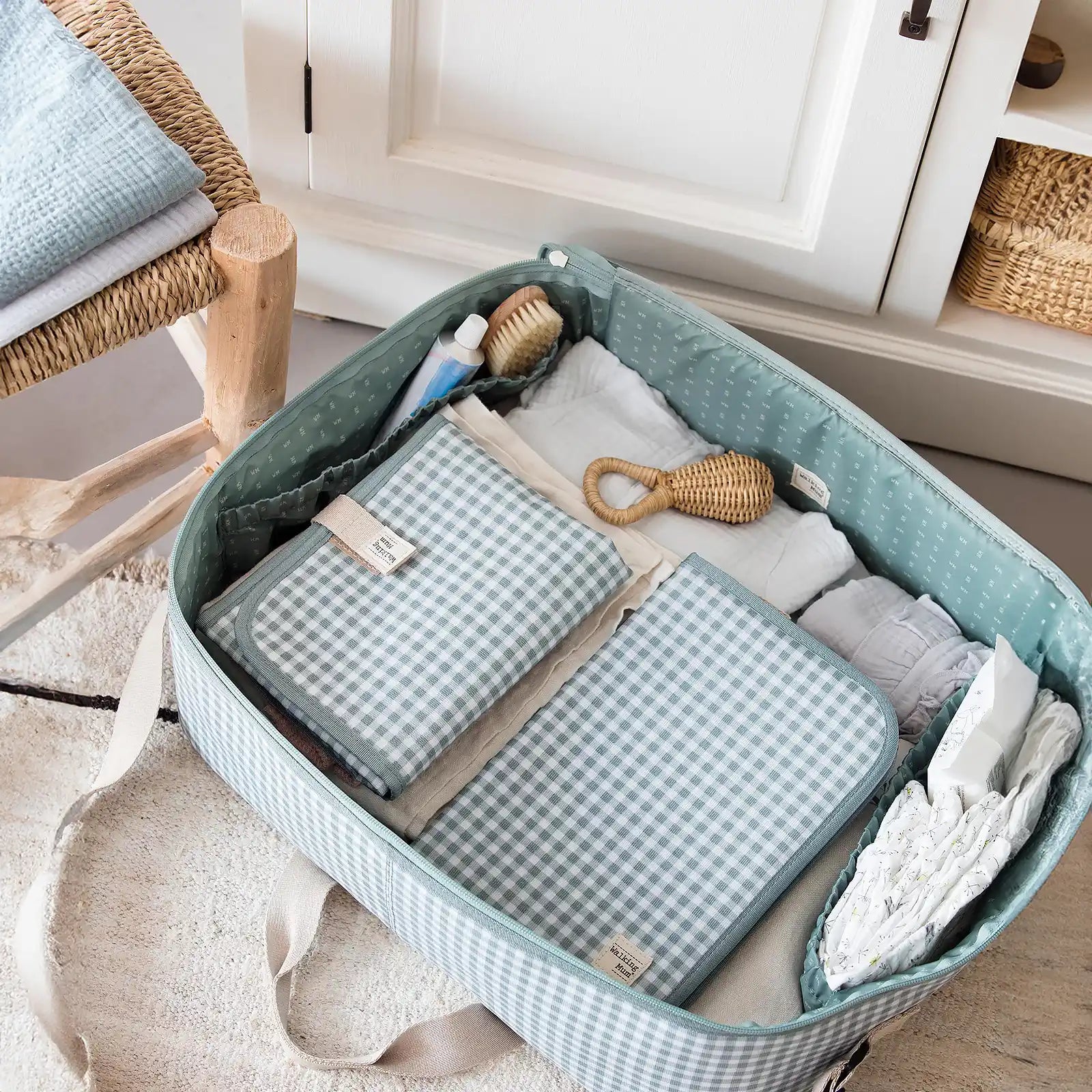 I-LOVE-VICHY-maleta-verde1