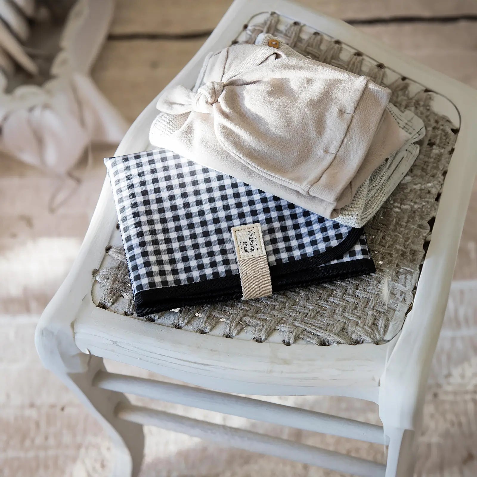 I-LOVE-VICHY-negro-cambiador1