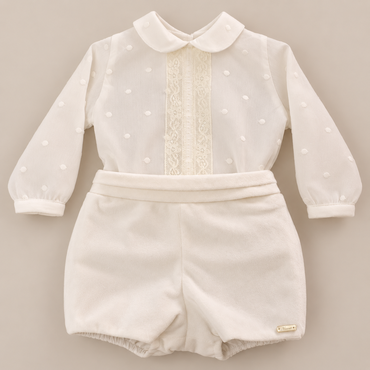 Conjunto blusa e calção de cerimónia da Niseret