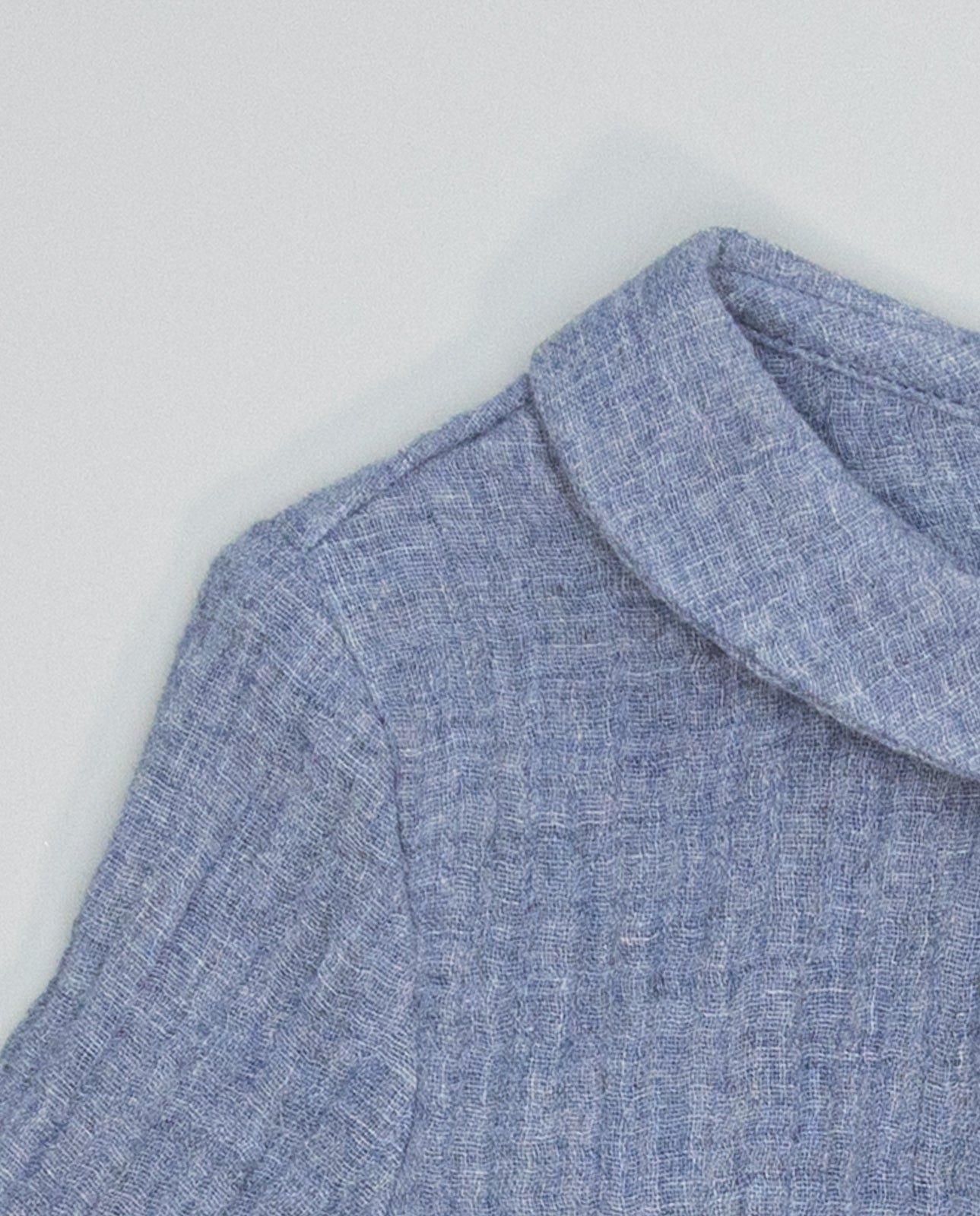 Conjunto camisa azul  e calção com alças da Fina Ejerique "Blue"