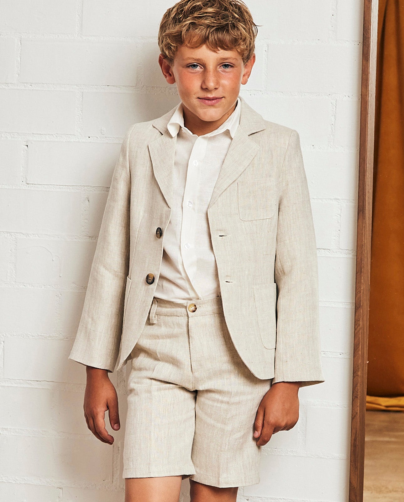 Calção de linho bege para menino da Fina Ejerique