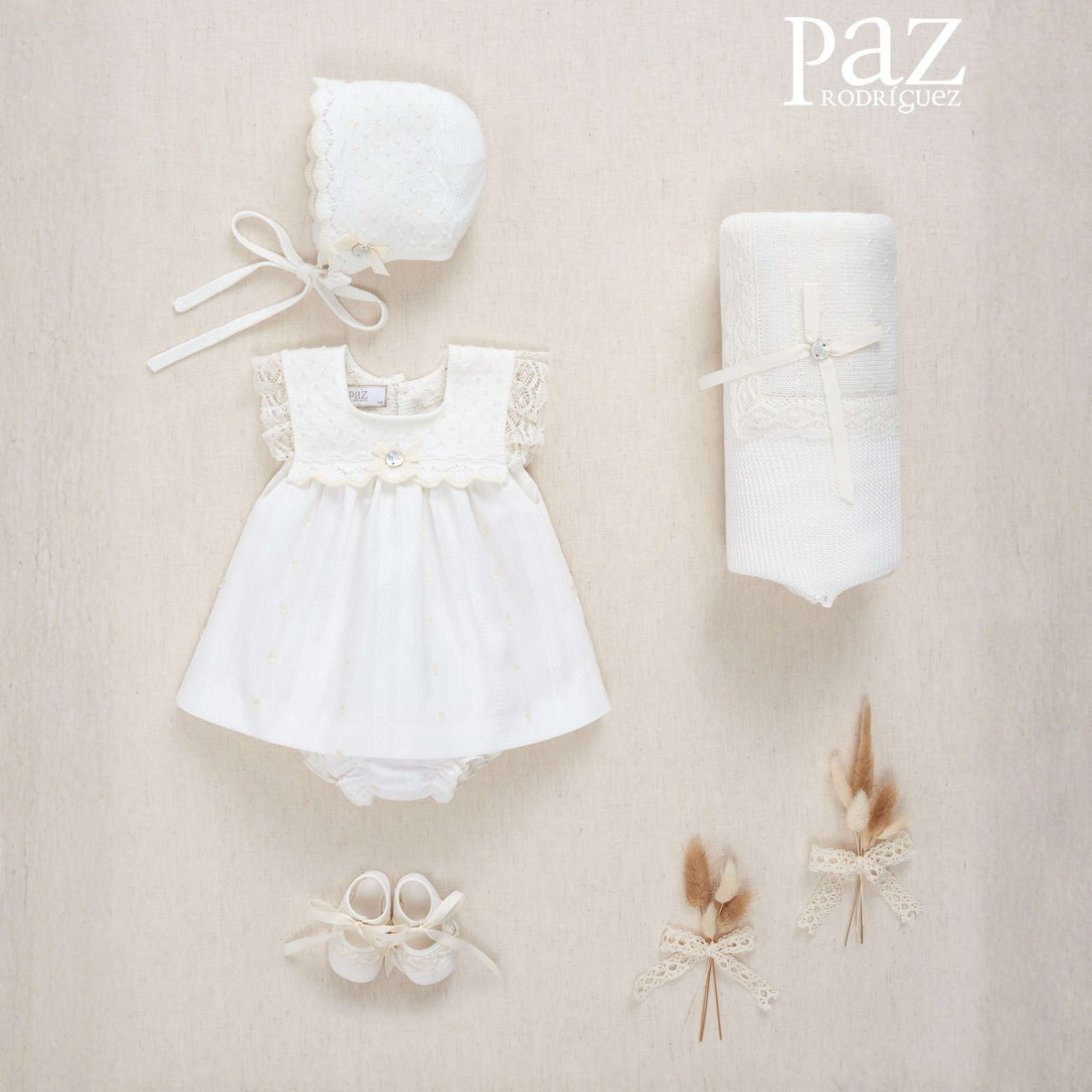 Vestido combinado e tapa fralda pérola cerimónia da Paz Rodriguez "Paz"