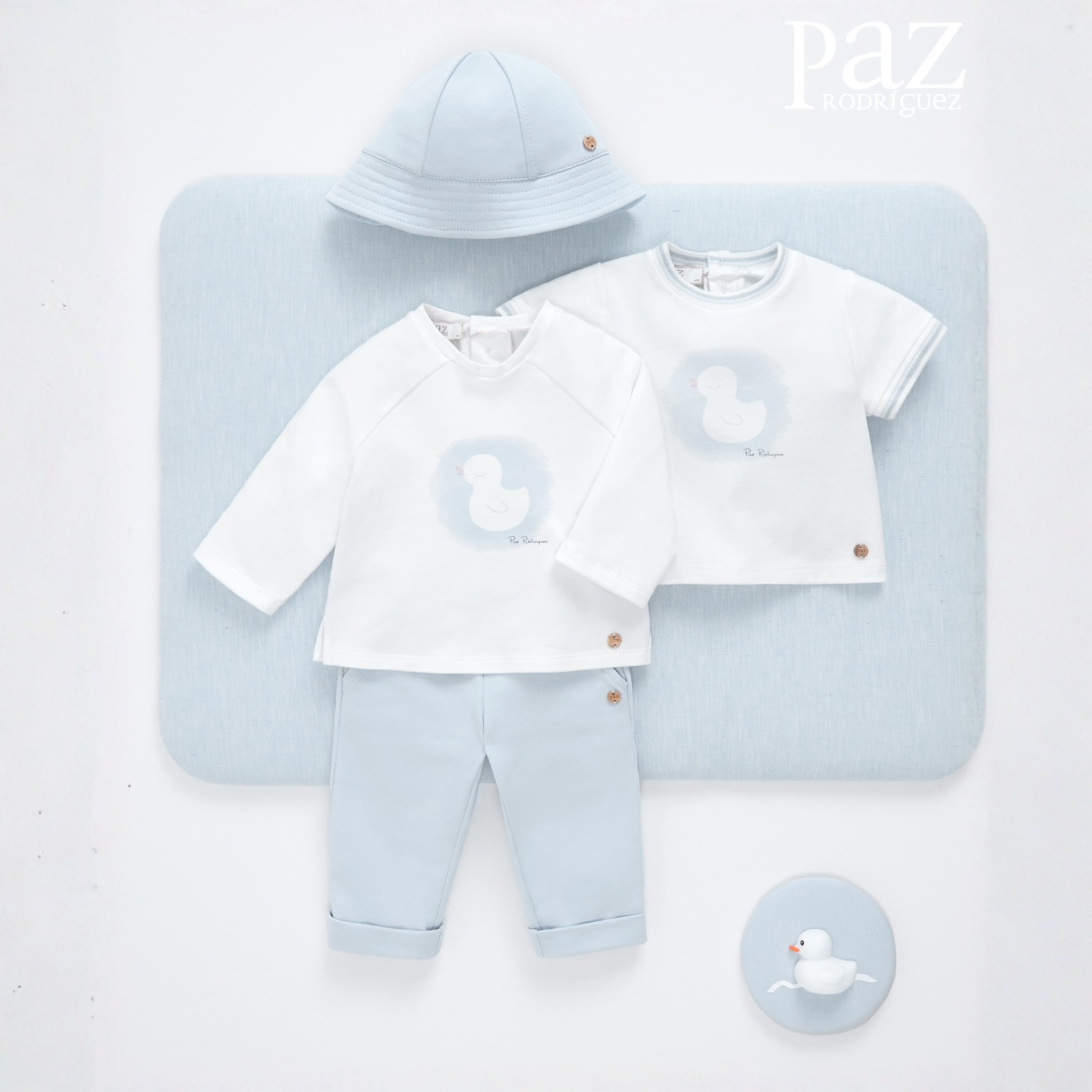 Conjunto camisola e calça azul bebé menino da Paz Rodriguez "Cua Cua"