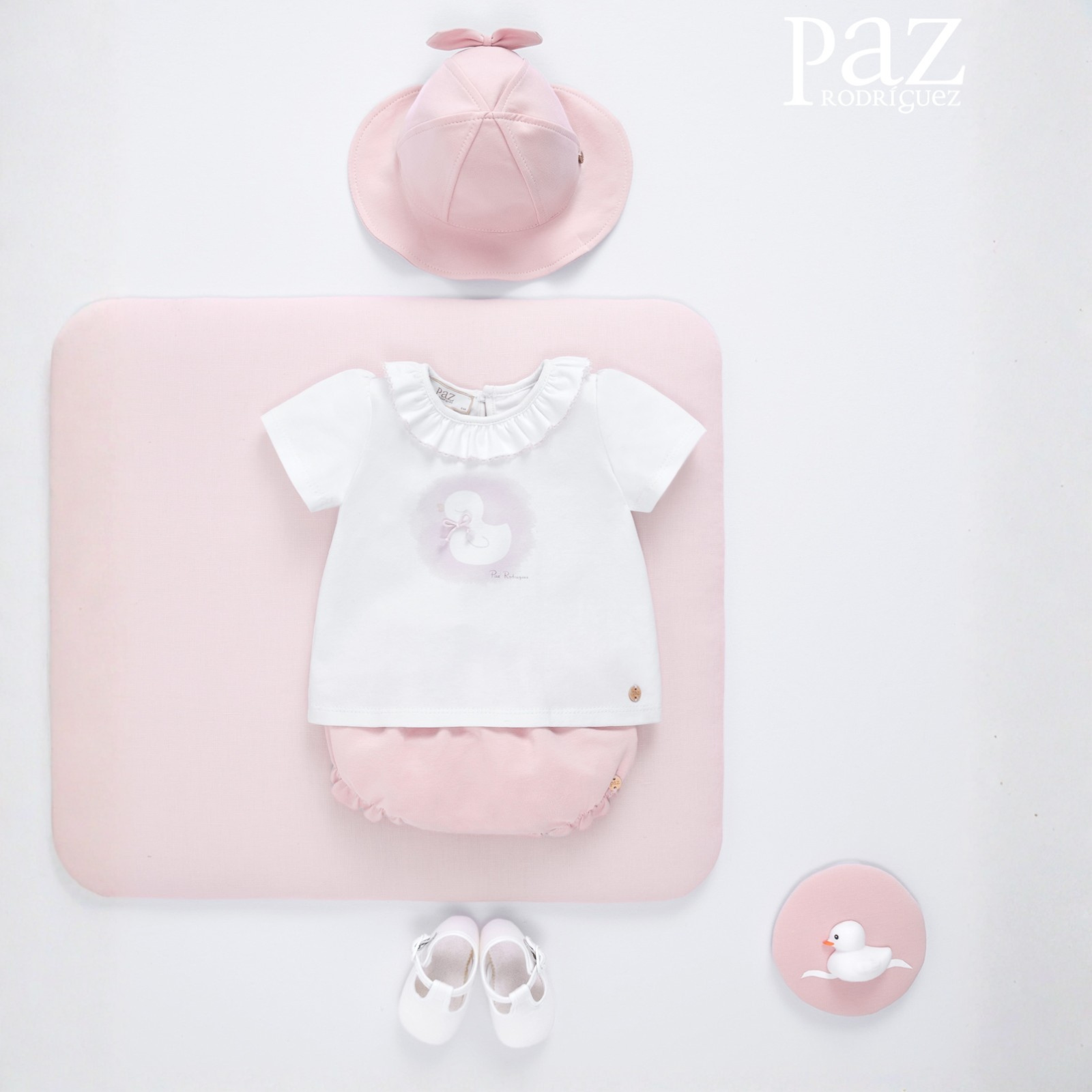 Conjunto t-shirt e tapa fralda rosa da Paz Rodriguez "Cua Cua"