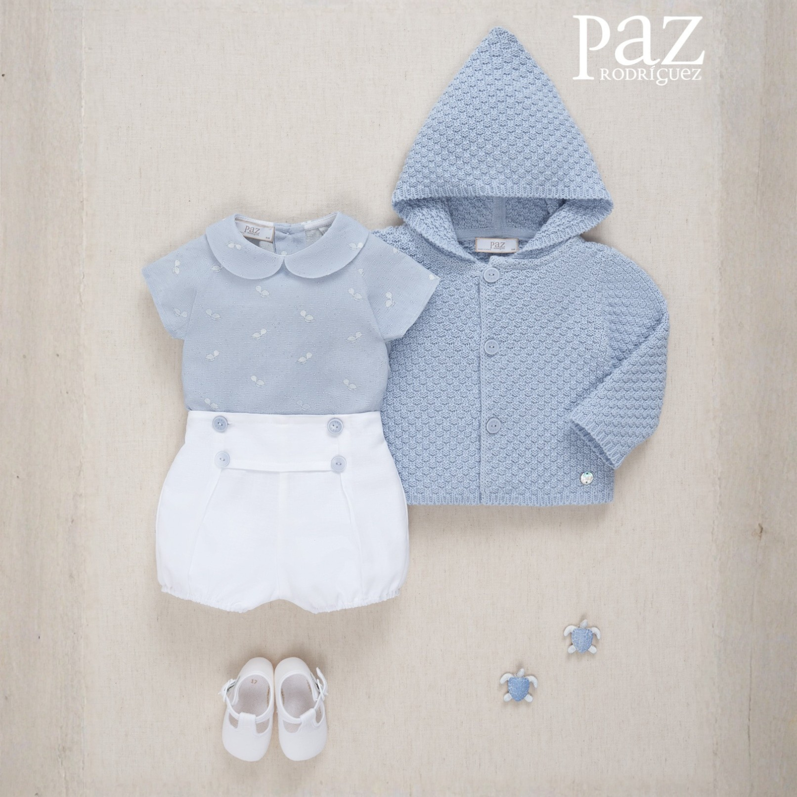 Conjunto camisa azul e calção branco da Paz Rodriguez "Espuma"