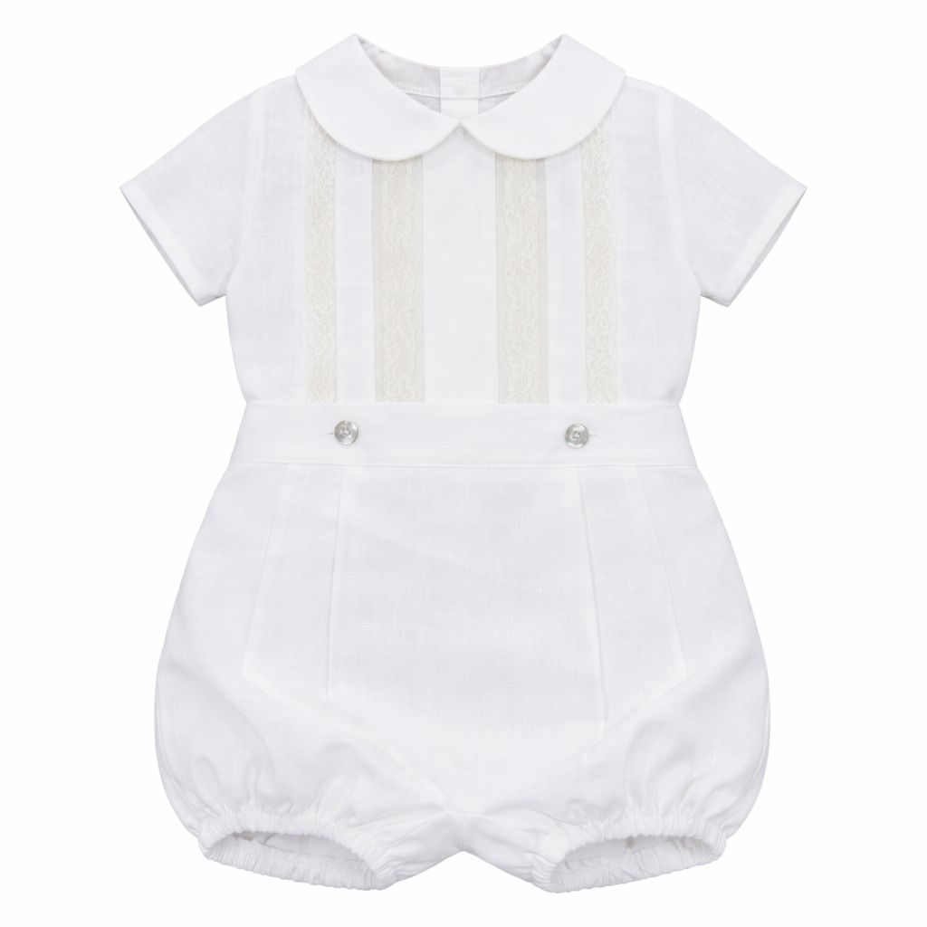 Conjunto blusa pérola com renda valenciana e calção de linho da "The Baby Concept"