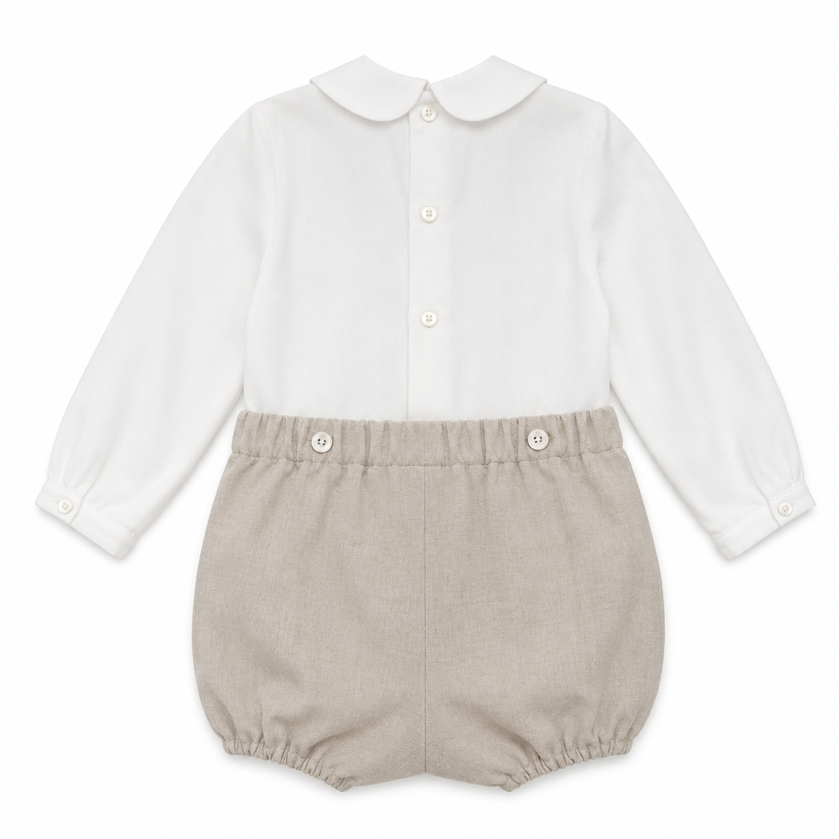 Conjunto de cerimónia blusa pérola e calção bege da Niseret