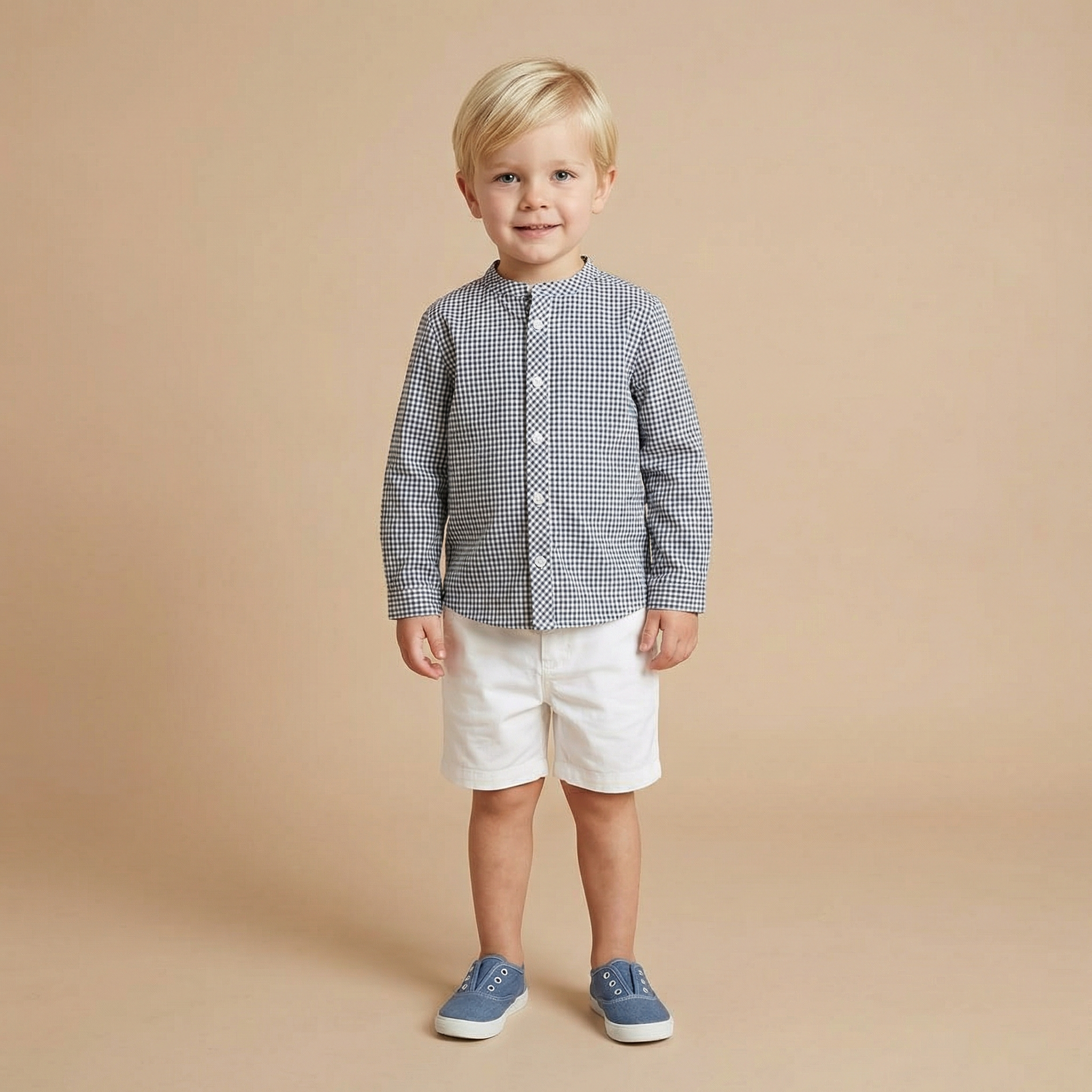 Conjunto camisa vichy azul marinho e calção de sarja branca da Fina Ejerique "Navy"