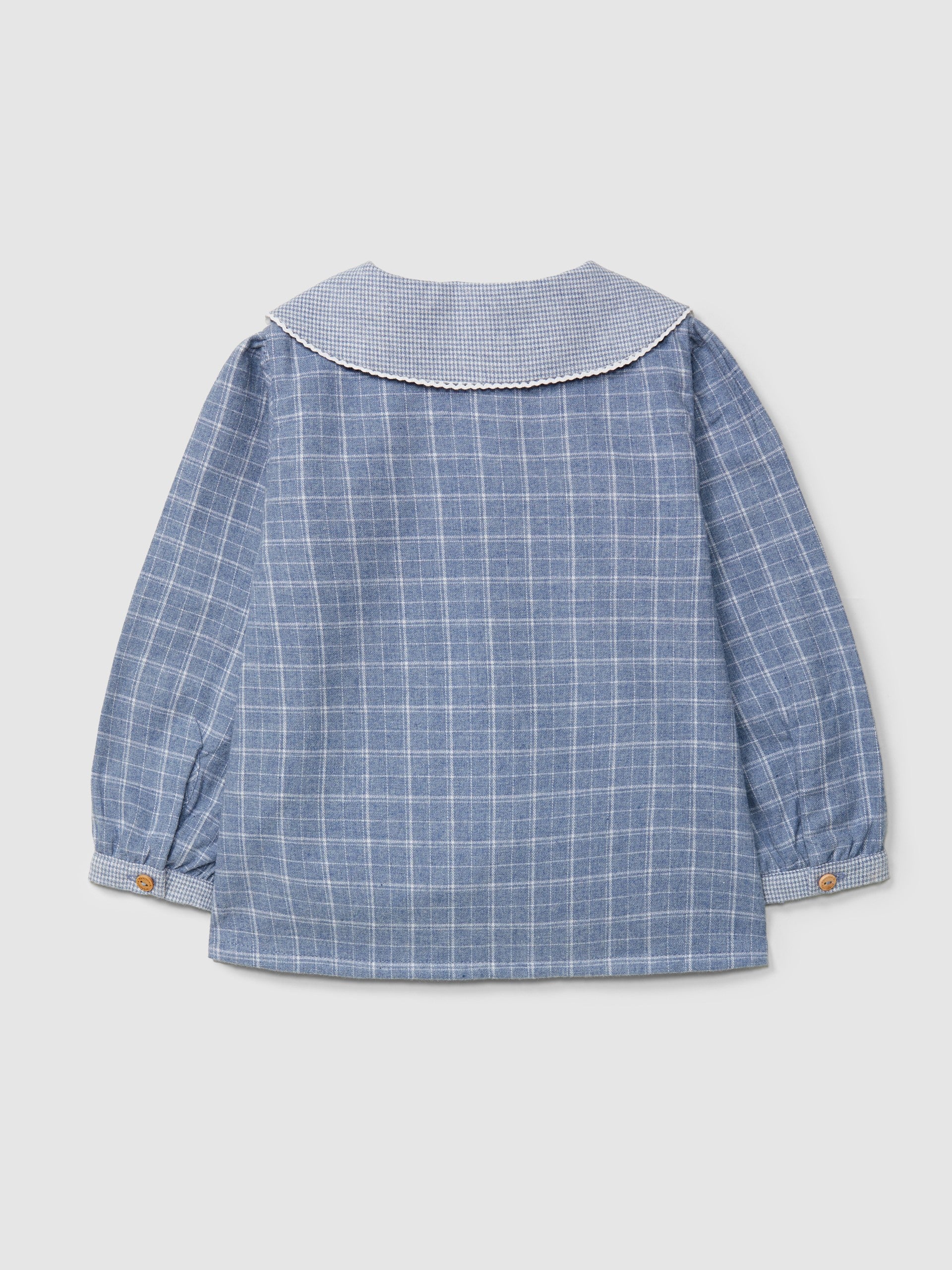 Blusa azul xadrez e micro-vichy da Laranjinha