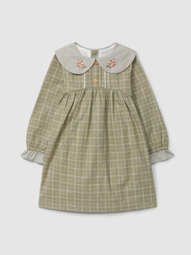 Vestido xadrez e micro-vichy verde caqui da Laranjinha