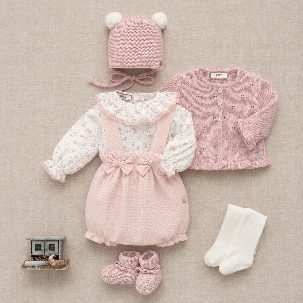 Conjunto bebé menina jardineira rosa e blusa pérola da Paz Rodriguez "Val"