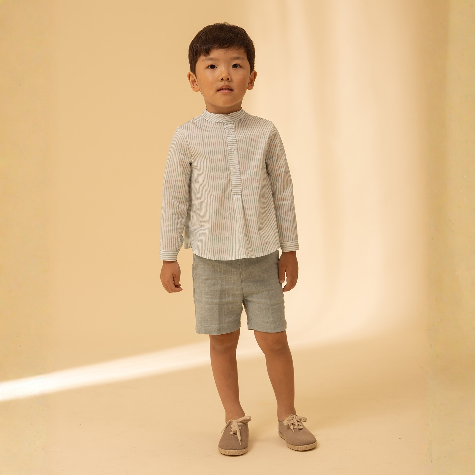 Conjunto camisa riscas azul e calção linho  da Fina Ejerique "BLUE"