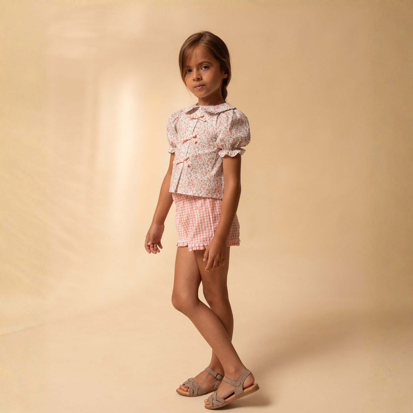 Conjunto blusa floral e calção vichy salmão menina da Fina Ejerique "PINK"