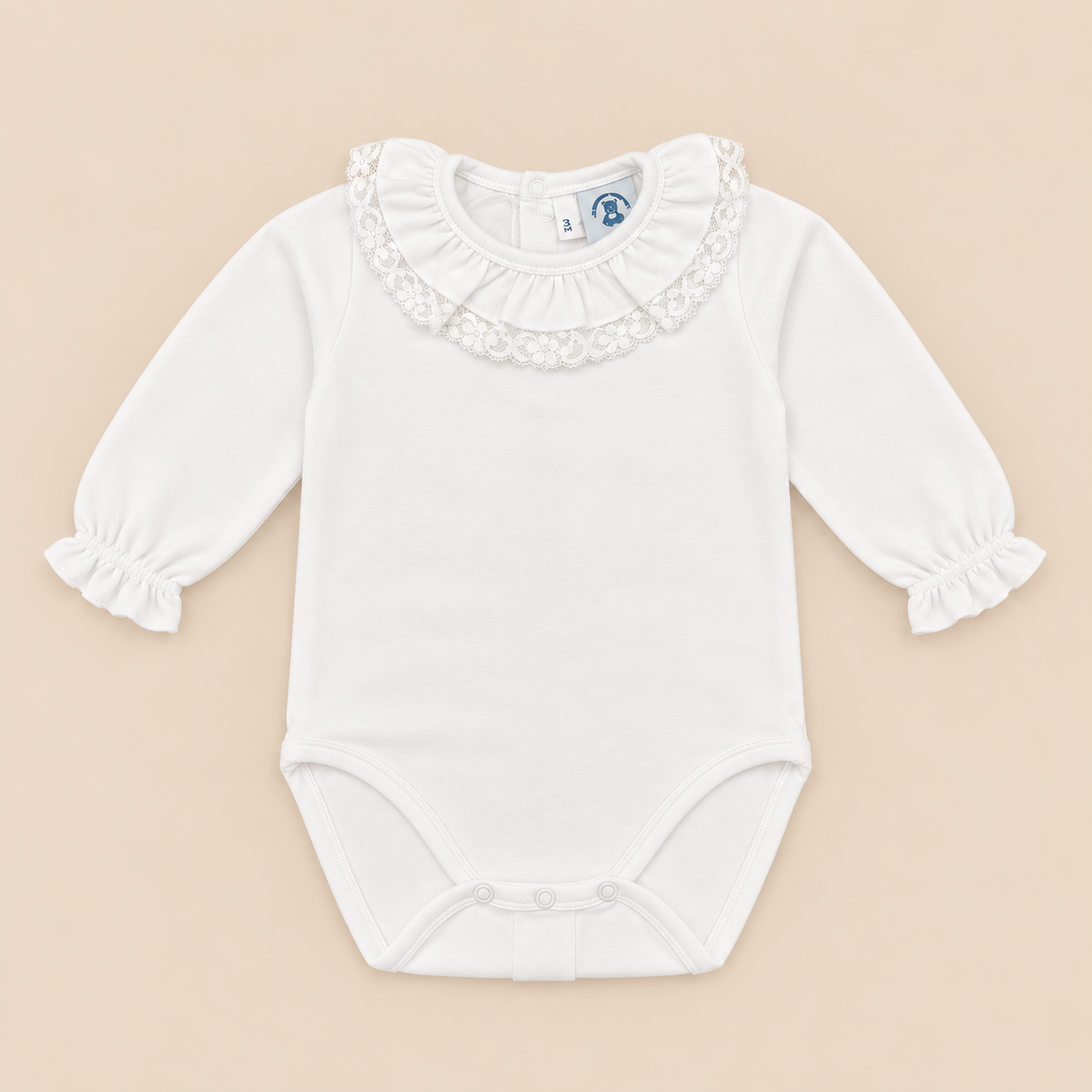 Body branco com renda valenciana da The Baby Concept